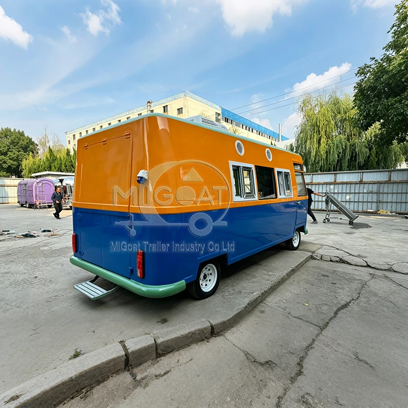 Commerciële mobiele foodtruck  - Food Snacks Catering recensie en prijs