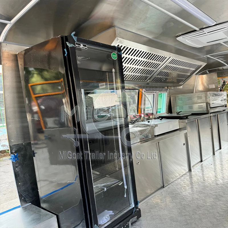 Commerciële mobiele foodtruck  - Food Snacks Catering recensie en prijs