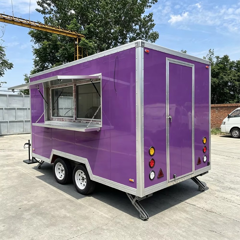 Moderne cateringtrailer met gr - Food Snacks Catering recensie en prijs